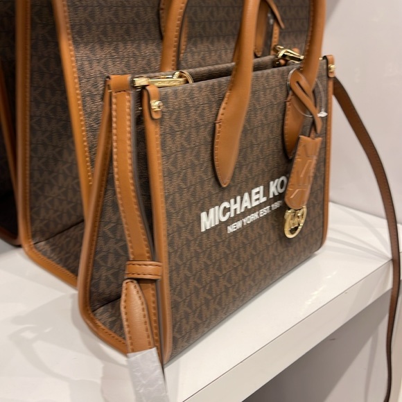 MICHAEL KORS
Mirella Small Logo Crossbody Bag
Brown 
NWT - Picture 4 of 16